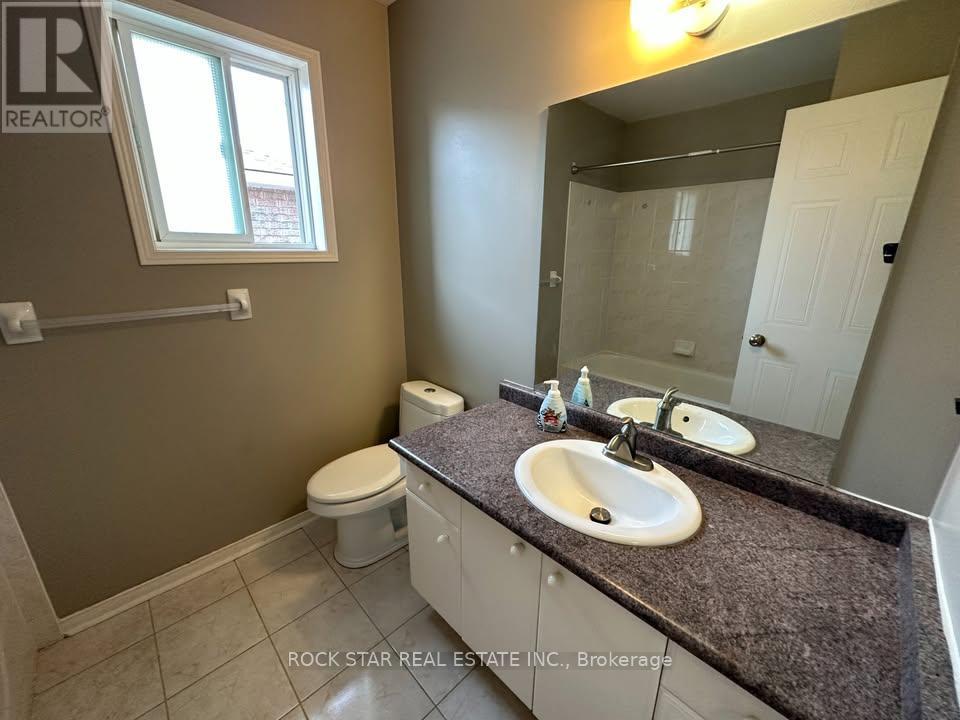 Upper - 31 Red Oak Drive, Barrie, Ontario  L4N 9M3 - Photo 11 - S12633498