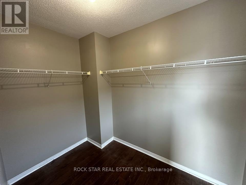 Upper - 31 Red Oak Drive, Barrie, Ontario  L4N 9M3 - Photo 8 - S12633498