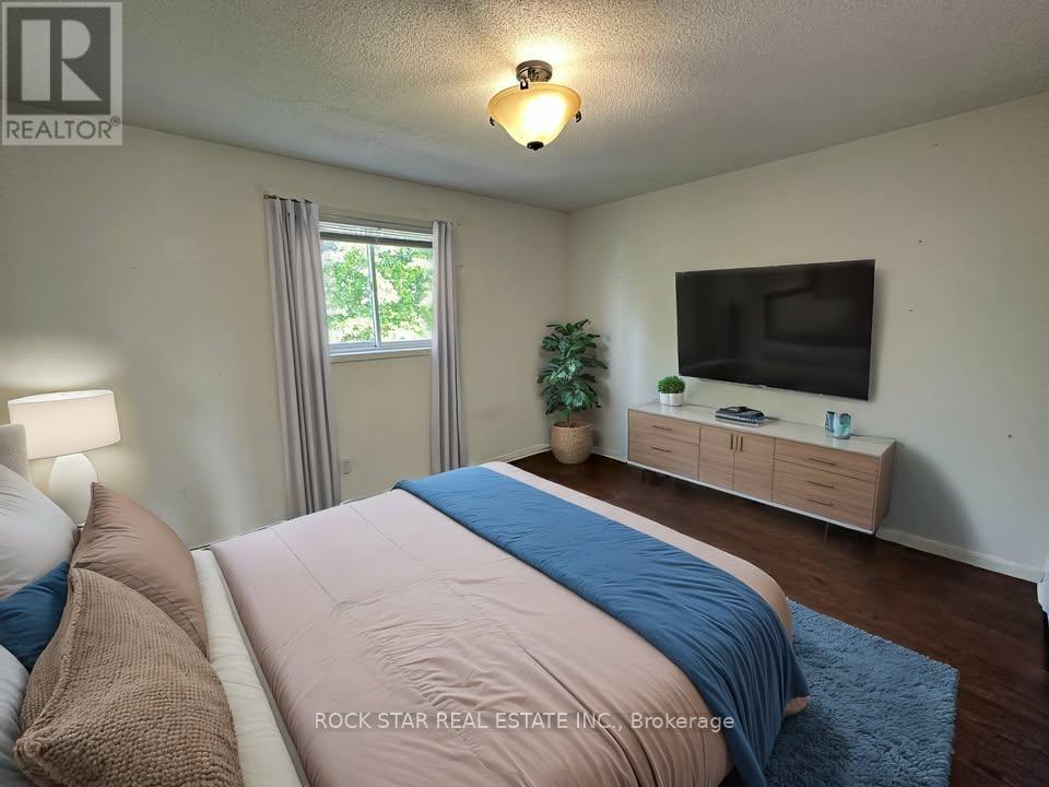 Upper - 31 Red Oak Drive, Barrie, Ontario  L4N 9M3 - Photo 9 - S12633498