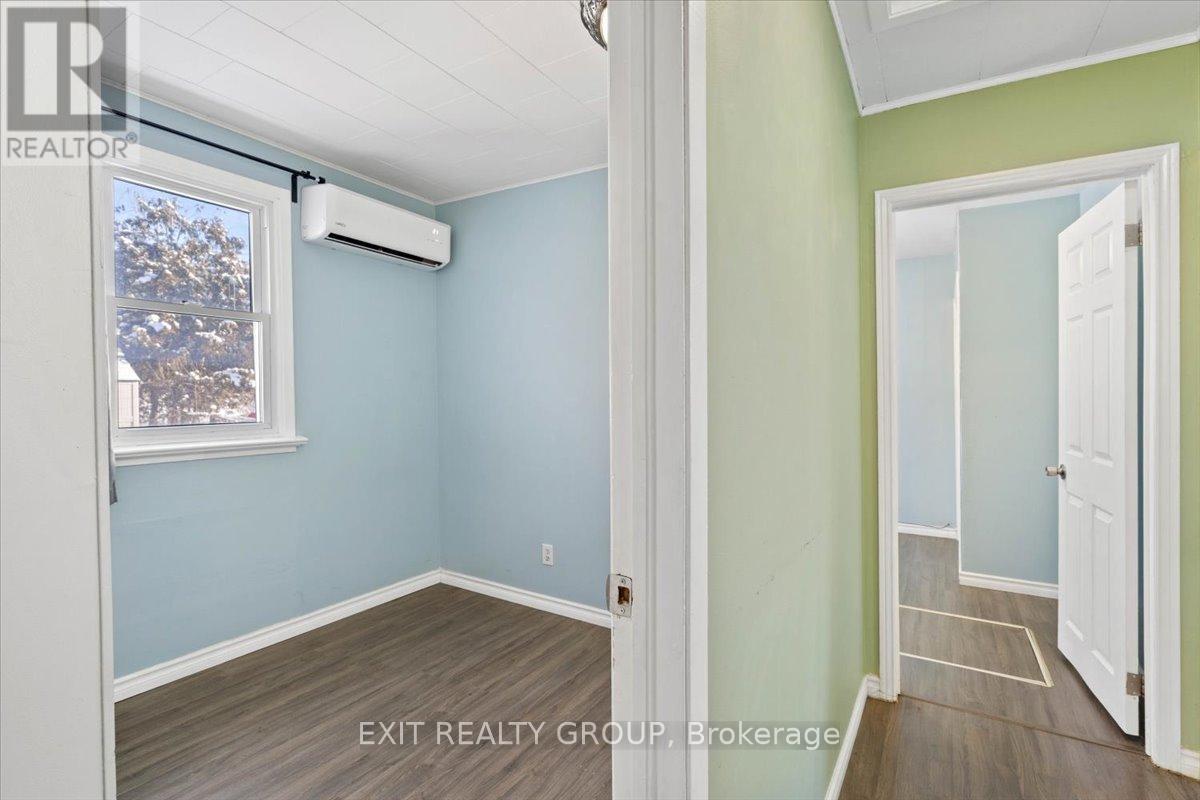 79 Louis Street, Quinte West, Ontario  K8V 2K9 - Photo 10 - X12633668