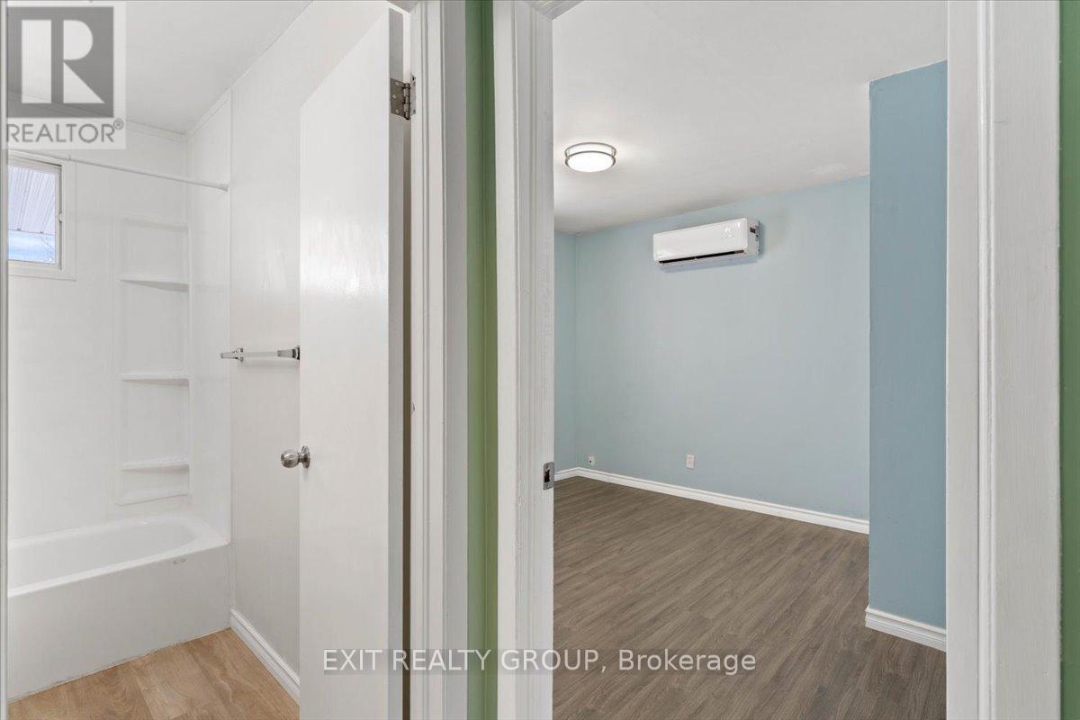 79 Louis Street, Quinte West, Ontario  K8V 2K9 - Photo 13 - X12633668