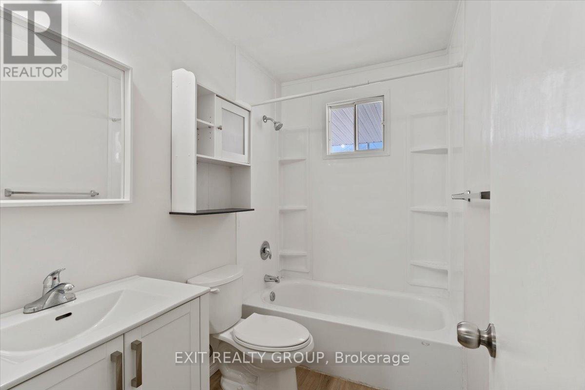 79 Louis Street, Quinte West, Ontario  K8V 2K9 - Photo 14 - X12633668