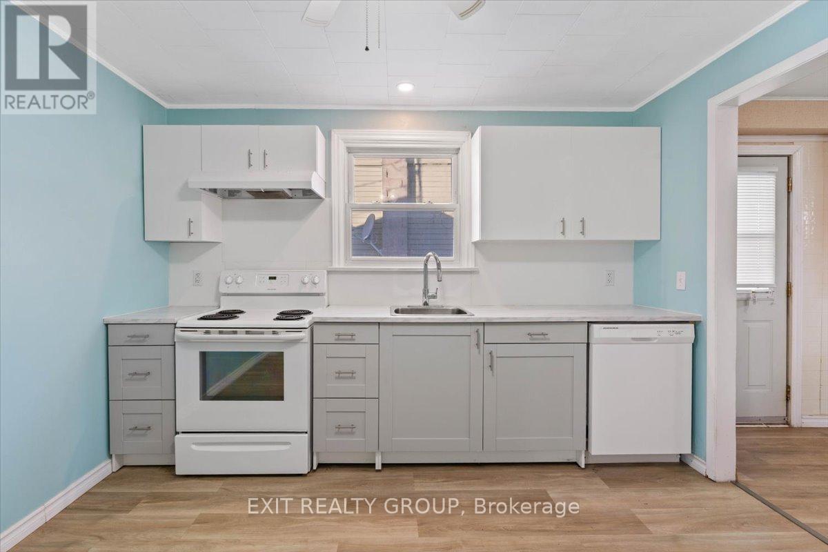 79 Louis Street, Quinte West, Ontario  K8V 2K9 - Photo 25 - X12633668