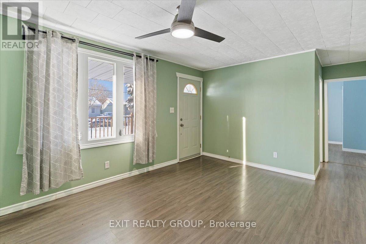 79 Louis Street, Quinte West, Ontario  K8V 2K9 - Photo 4 - X12633668