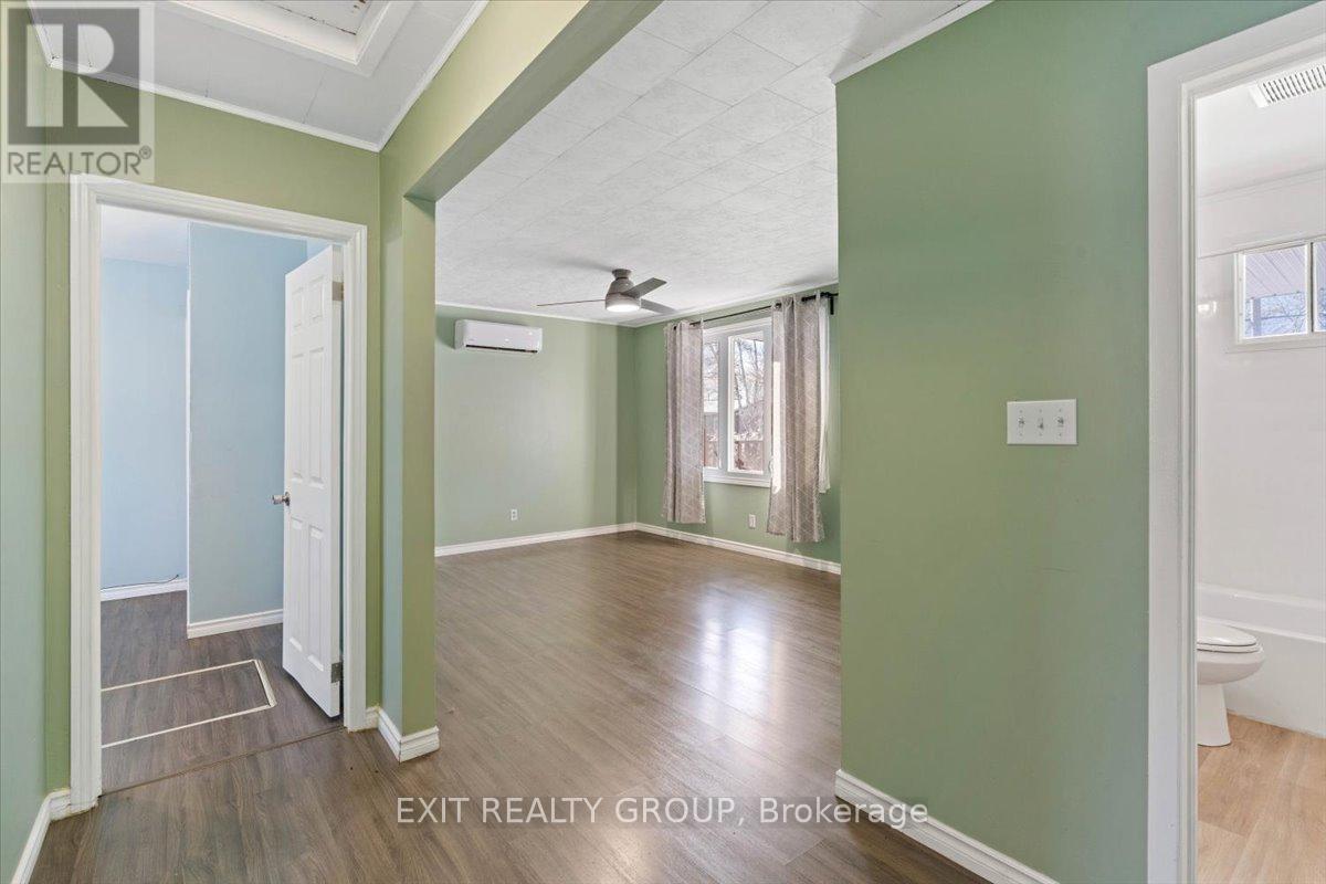 79 Louis Street, Quinte West, Ontario  K8V 2K9 - Photo 8 - X12633668