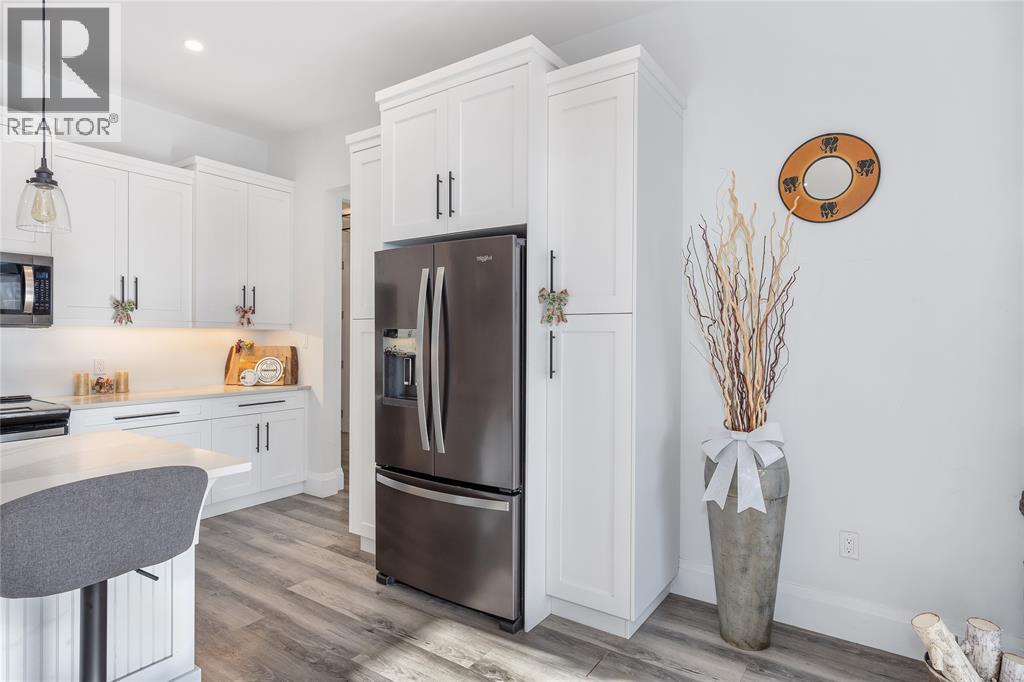 401 Rodriguez Drive, Sarnia, Ontario N7S 4M6 - Photo 8 - 25031518