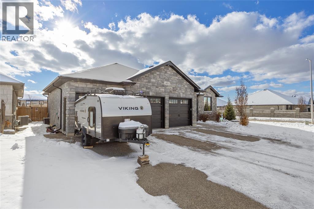 401 Rodriguez Drive, Sarnia, Ontario N7S 4M6 - Photo 3 - 25031518