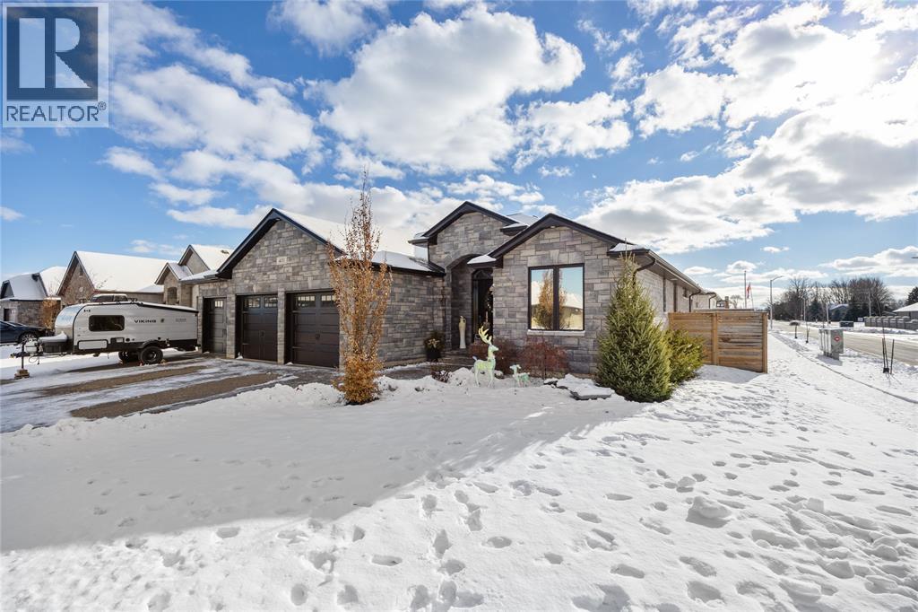 401 Rodriguez Drive, Sarnia, Ontario N7S 4M6 - Photo 2 - 25031518