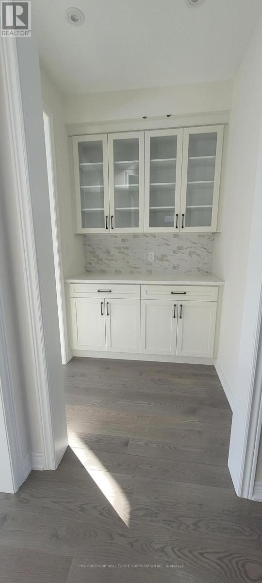 139 Dovedale Drive, Georgina, Ontario  L4P 0S6 - Photo 8 - N12392116