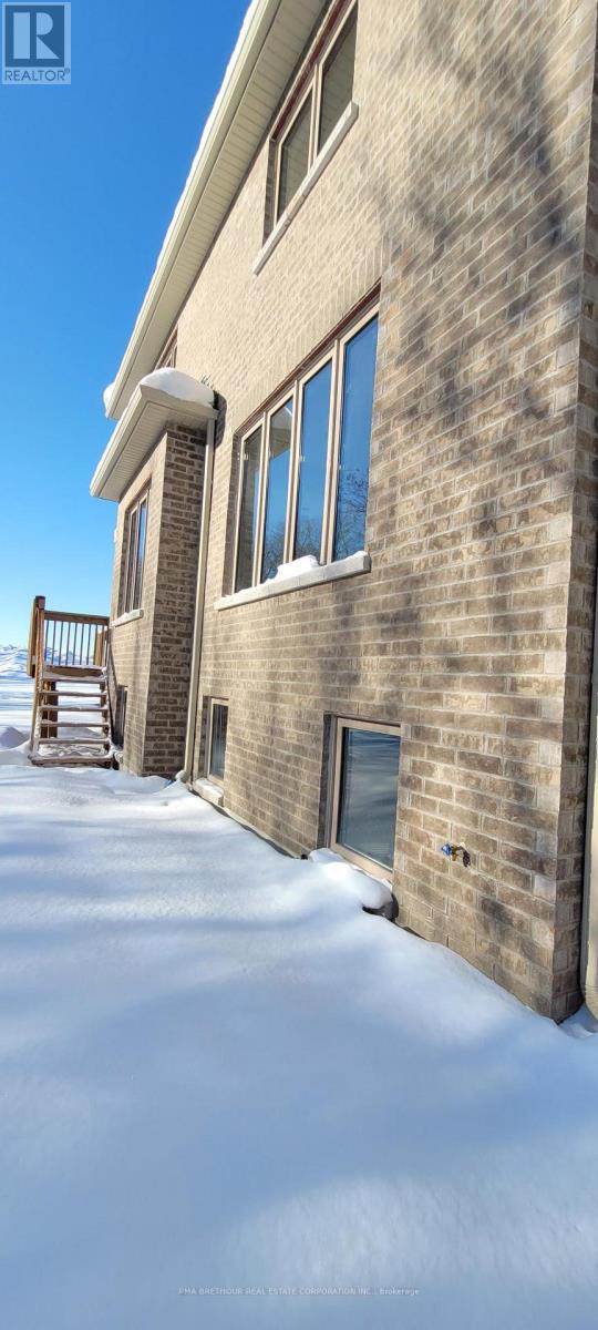 139 Dovedale Drive, Georgina, Ontario  L4P 0S6 - Photo 2 - N12392116