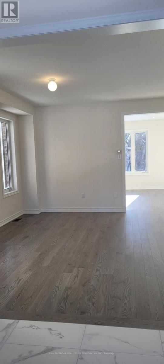 139 Dovedale Drive, Georgina, Ontario  L4P 0S6 - Photo 10 - N12392116