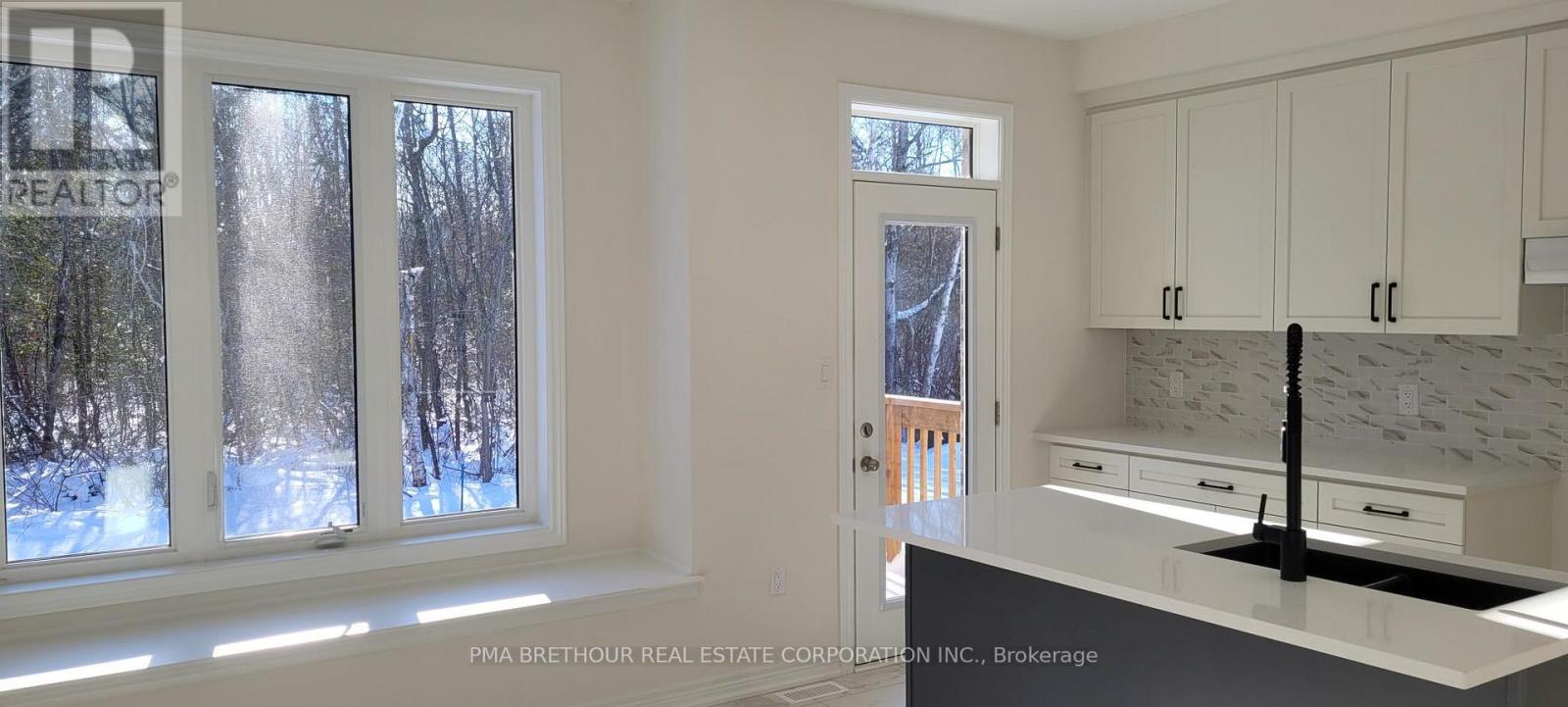 139 Dovedale Drive, Georgina, Ontario  L4P 0S6 - Photo 7 - N12392116