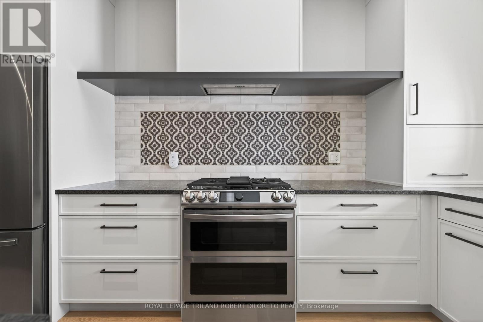 302 - 5 Wood Haven Drive, Tillsonburg, Ontario N4G 0A8 - Photo 9 - X12633616