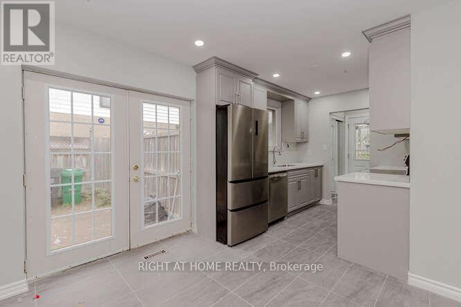 90 Greenmount Road E, Brampton, Ontario  L6S 1T8 - Photo 12 - W12633516