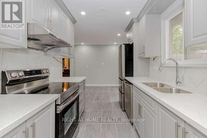 90 Greenmount Road E, Brampton, Ontario  L6S 1T8 - Photo 3 - W12633516