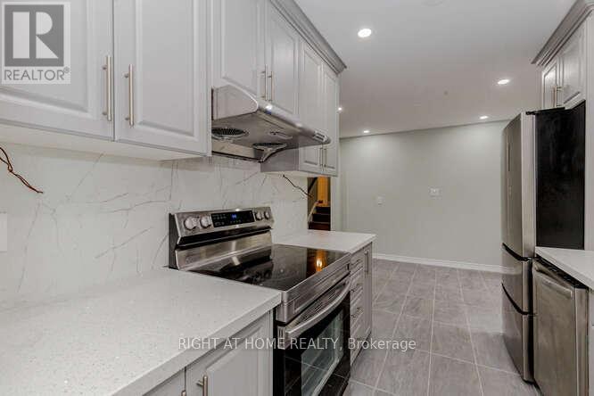 90 Greenmount Road E, Brampton, Ontario  L6S 1T8 - Photo 4 - W12633516