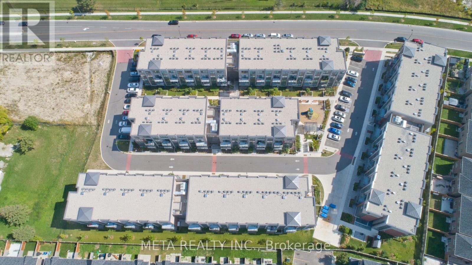 112 - 95 Attmar Drive, Brampton, Ontario  L6P 0Y6 - Photo 3 - W12633520