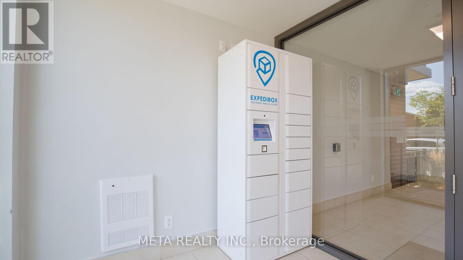 112 - 95 Attmar Drive, Brampton, Ontario  L6P 0Y6 - Photo 7 - W12633520