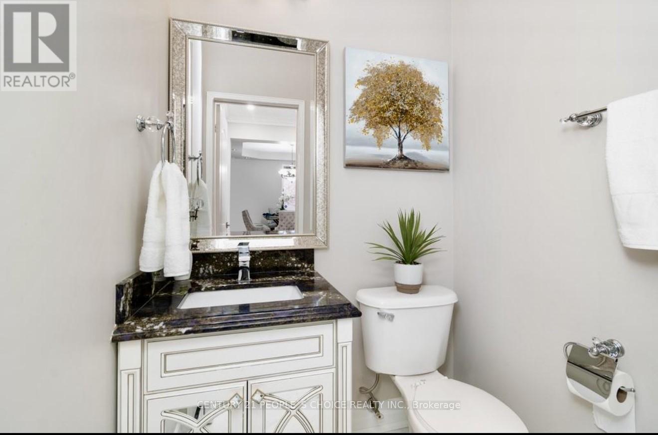 63 Northface Crescent, Brampton, Ontario  L6R 2X9 - Photo 12 - W12633528