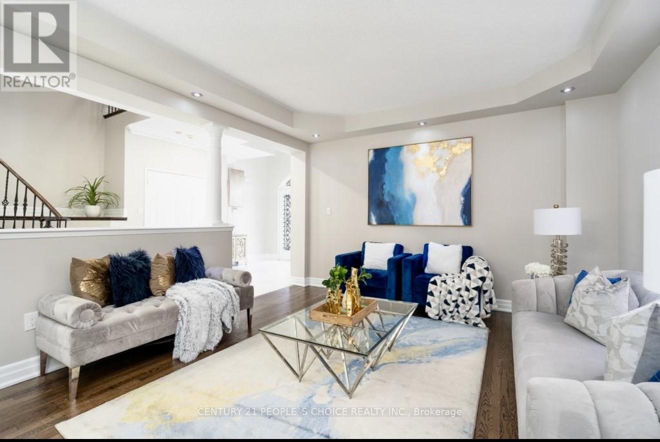 63 Northface Crescent, Brampton, Ontario  L6R 2X9 - Photo 5 - W12633528