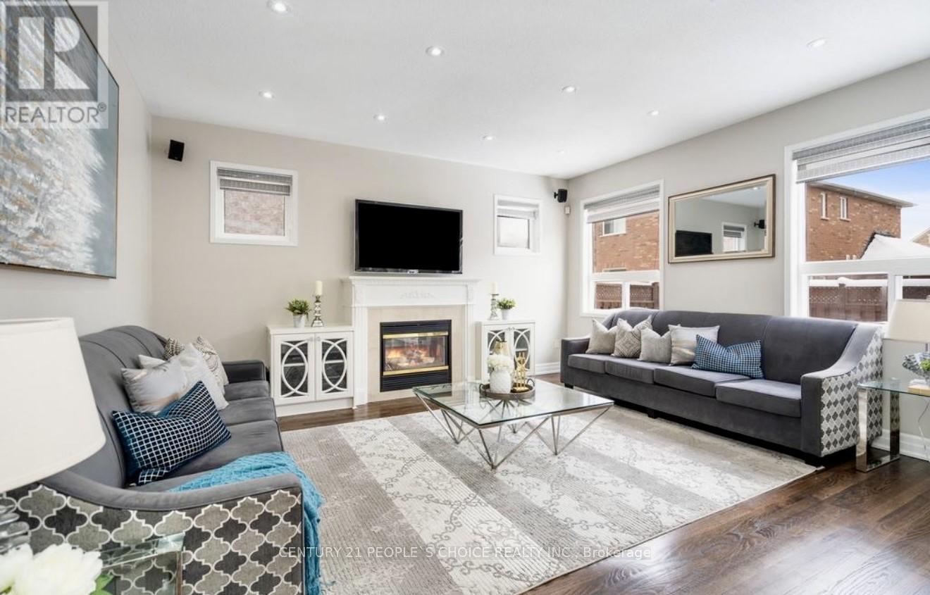 63 Northface Crescent, Brampton, Ontario  L6R 2X9 - Photo 7 - W12633528