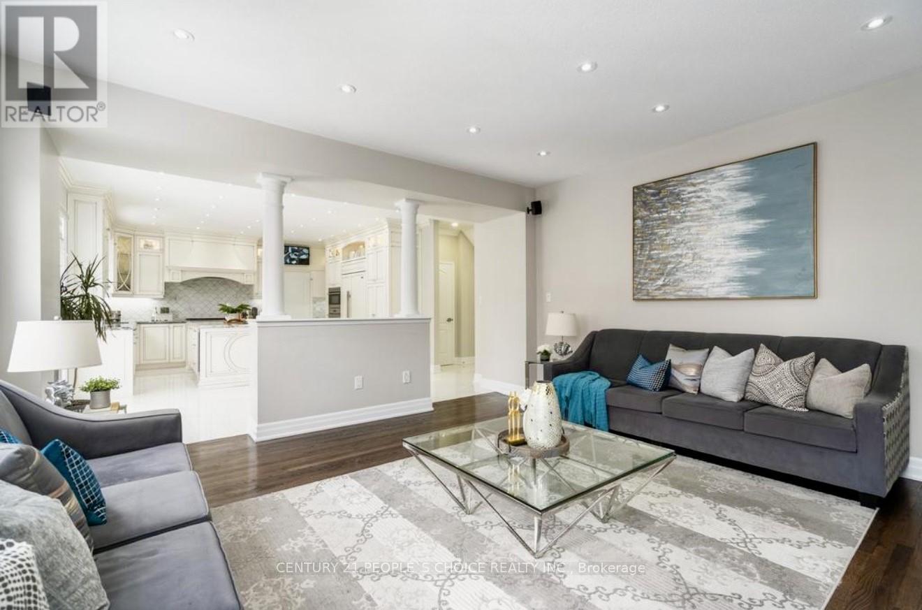 63 Northface Crescent, Brampton, Ontario  L6R 2X9 - Photo 8 - W12633528