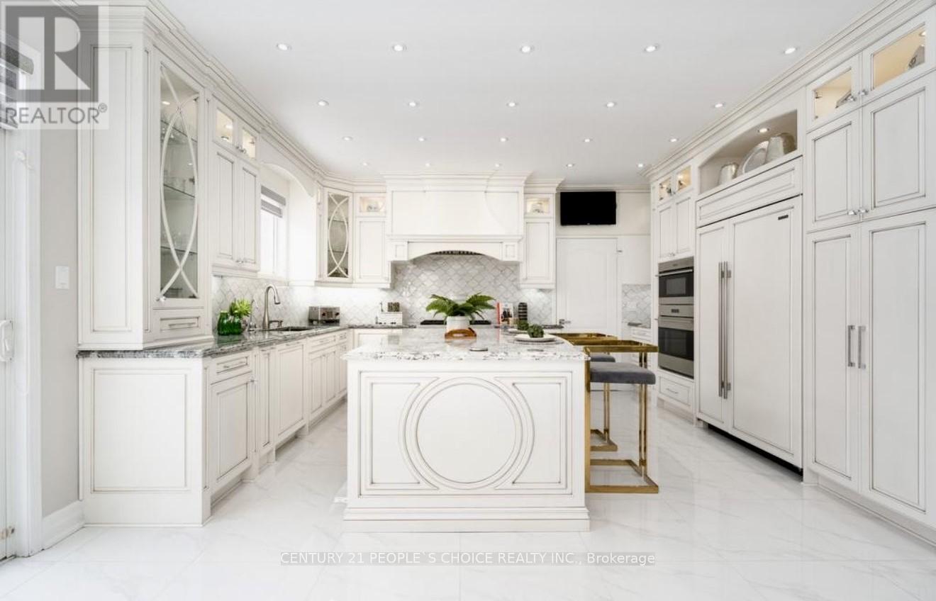 63 Northface Crescent, Brampton, Ontario  L6R 2X9 - Photo 9 - W12633528