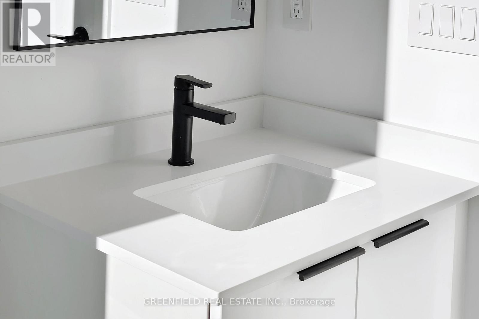 Upper - 168 Pearson Avenue, Toronto (Roncesvalles), Ontario  M6R 1G5 - Photo 22 - W12633572