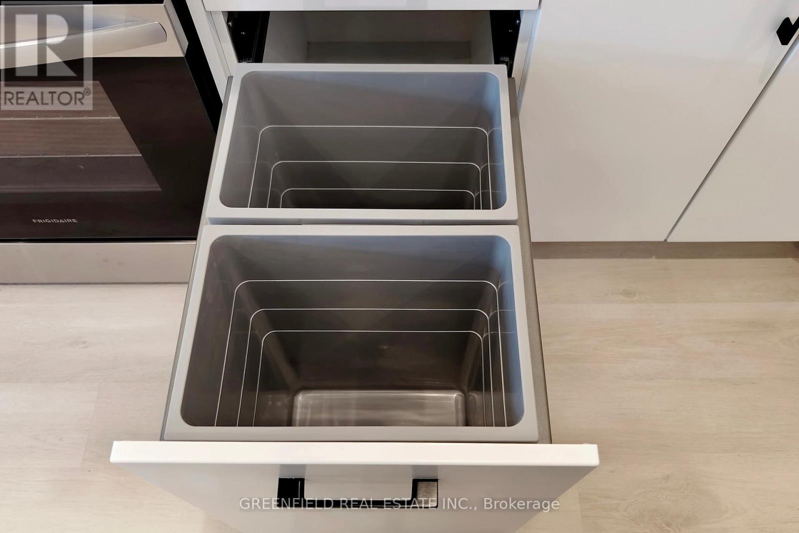 Upper - 168 Pearson Avenue, Toronto (Roncesvalles), Ontario  M6R 1G5 - Photo 8 - W12633572