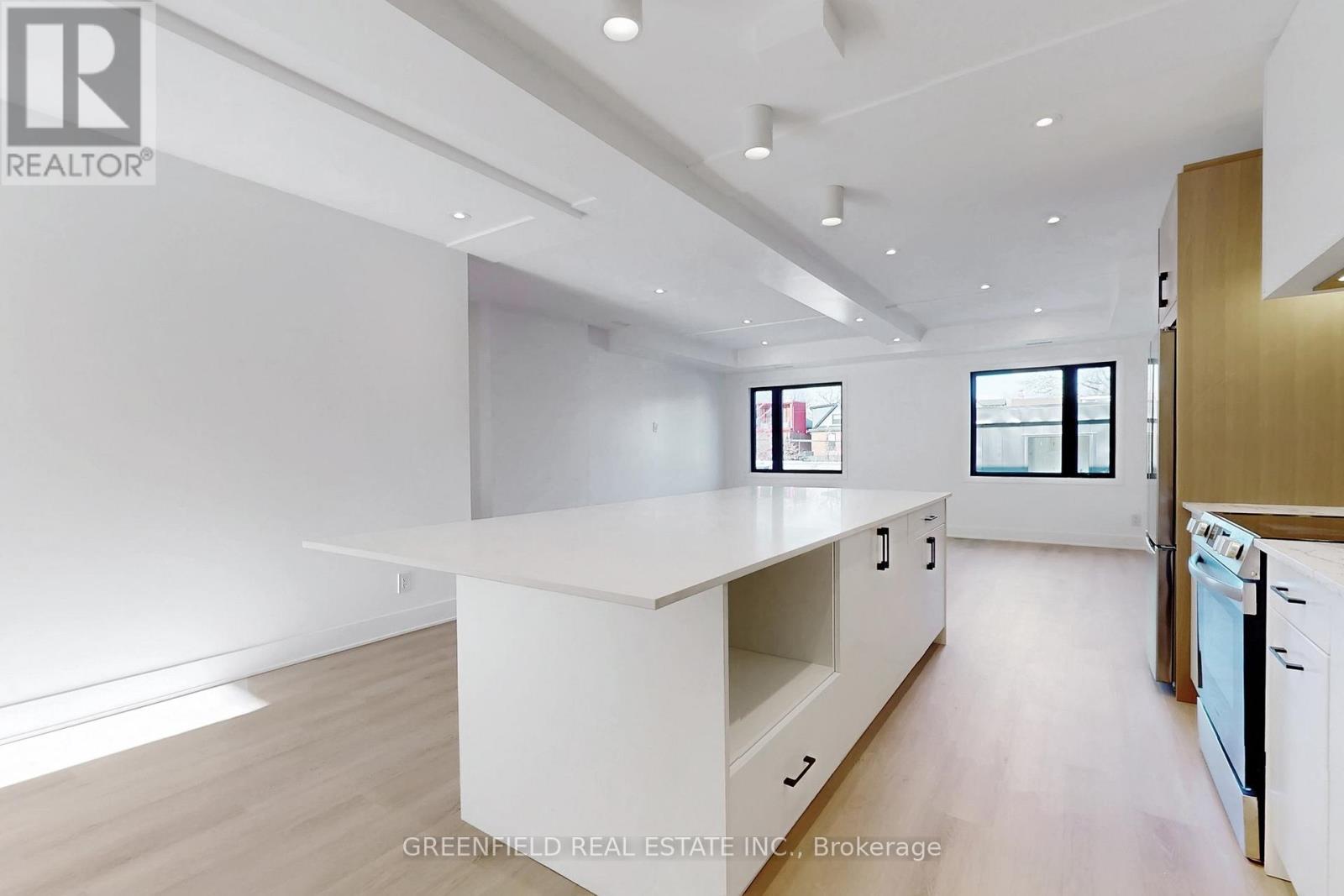 Upper - 168 Pearson Avenue, Toronto (Roncesvalles), Ontario  M6R 1G5 - Photo 9 - W12633572