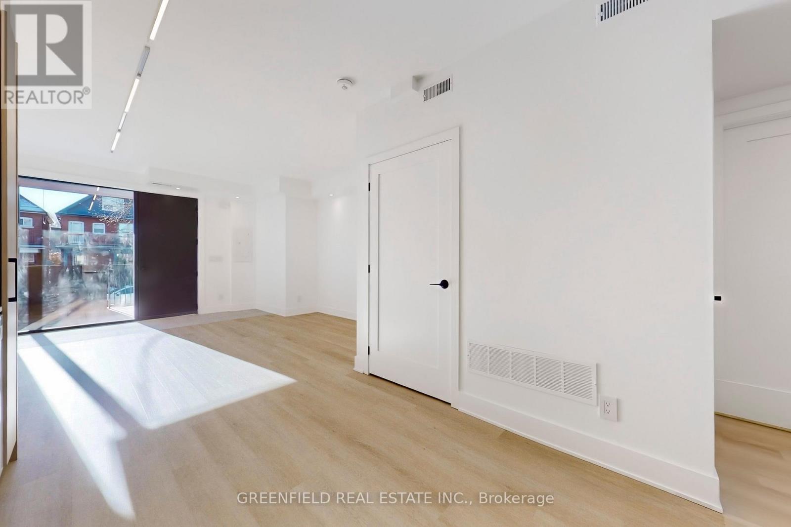 Main Floor - 168 Pearson Avenue, Toronto (Roncesvalles), Ontario  M6R 1G5 - Photo 14 - W12633576