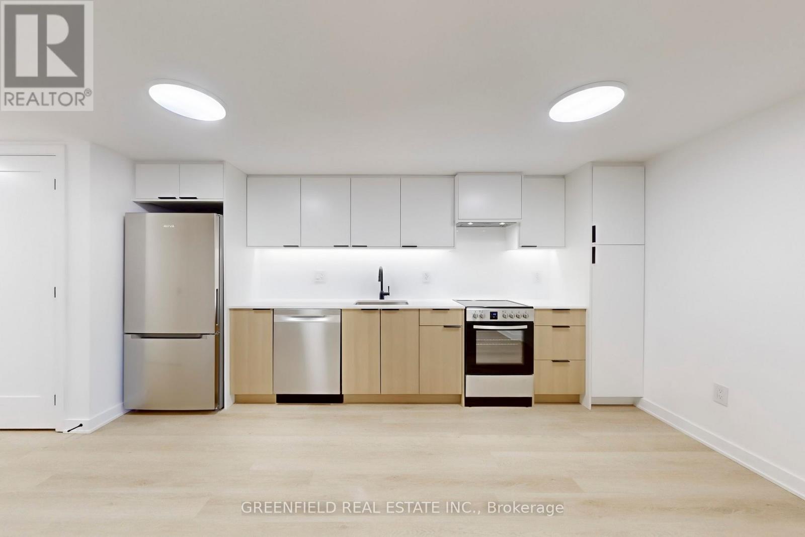 Lower Unit - 168 Pearson Avenue, Toronto (Roncesvalles), Ontario  M6R 1G5 - Photo 4 - W12633578