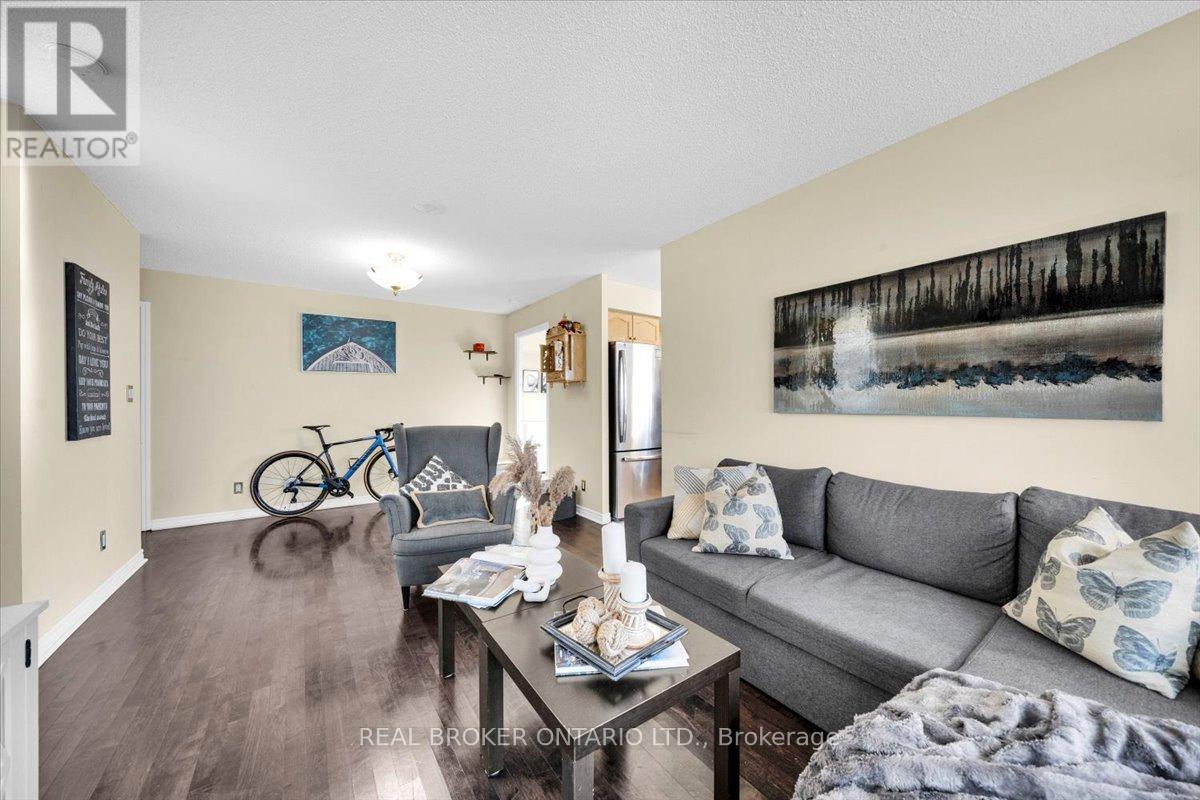 312 - 335 Rathburn Road W, Mississauga, Ontario  L5B 0C8 - Photo 11 - W12633596