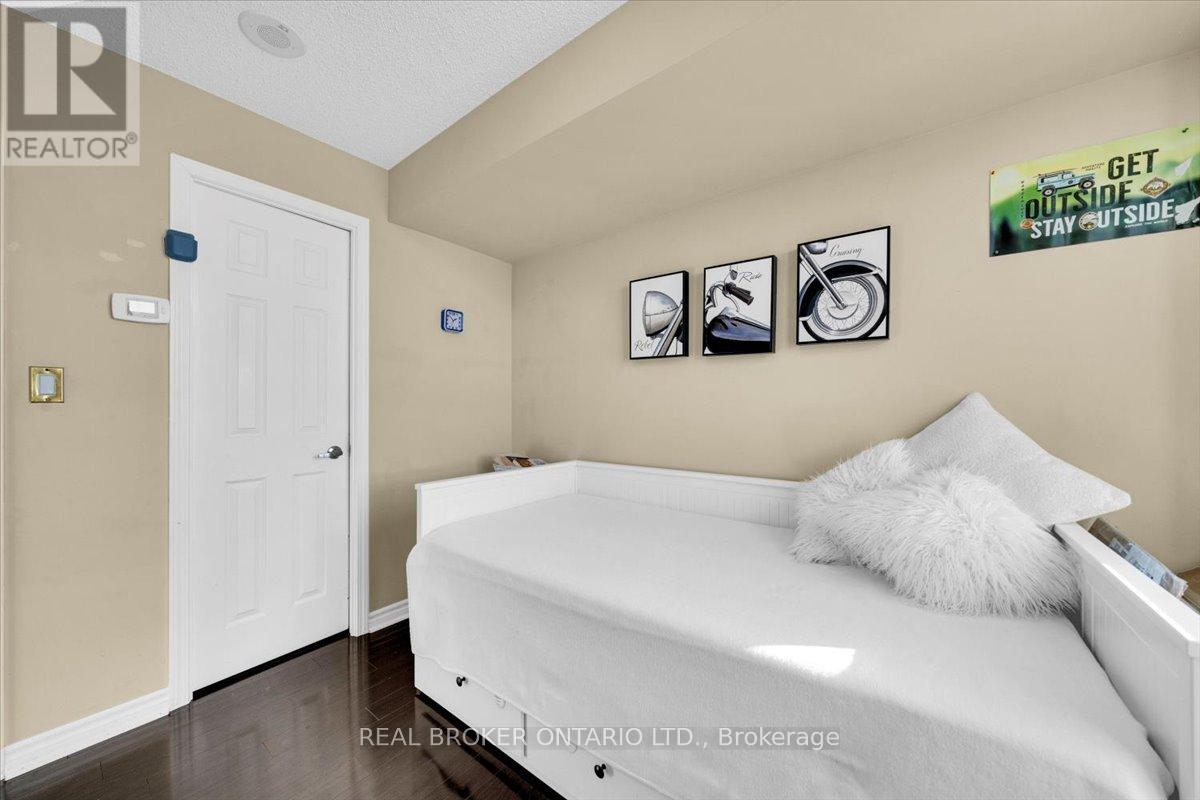 312 - 335 Rathburn Road W, Mississauga, Ontario  L5B 0C8 - Photo 13 - W12633596