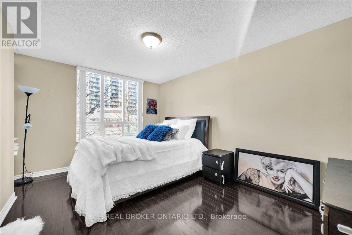 312 - 335 Rathburn Road W, Mississauga, Ontario  L5B 0C8 - Photo 15 - W12633596