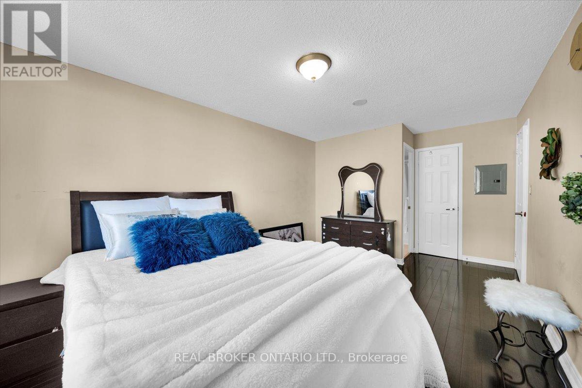 312 - 335 Rathburn Road W, Mississauga, Ontario  L5B 0C8 - Photo 16 - W12633596