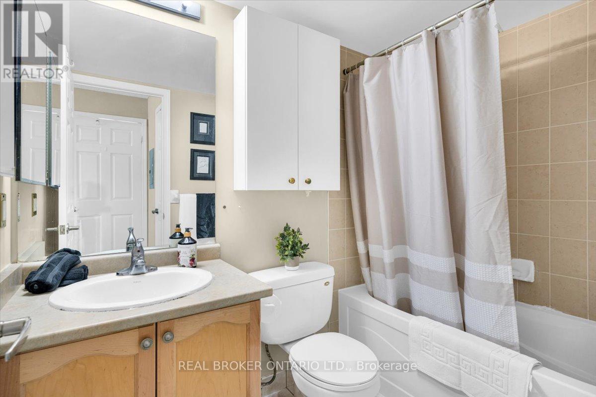 312 - 335 Rathburn Road W, Mississauga, Ontario  L5B 0C8 - Photo 17 - W12633596