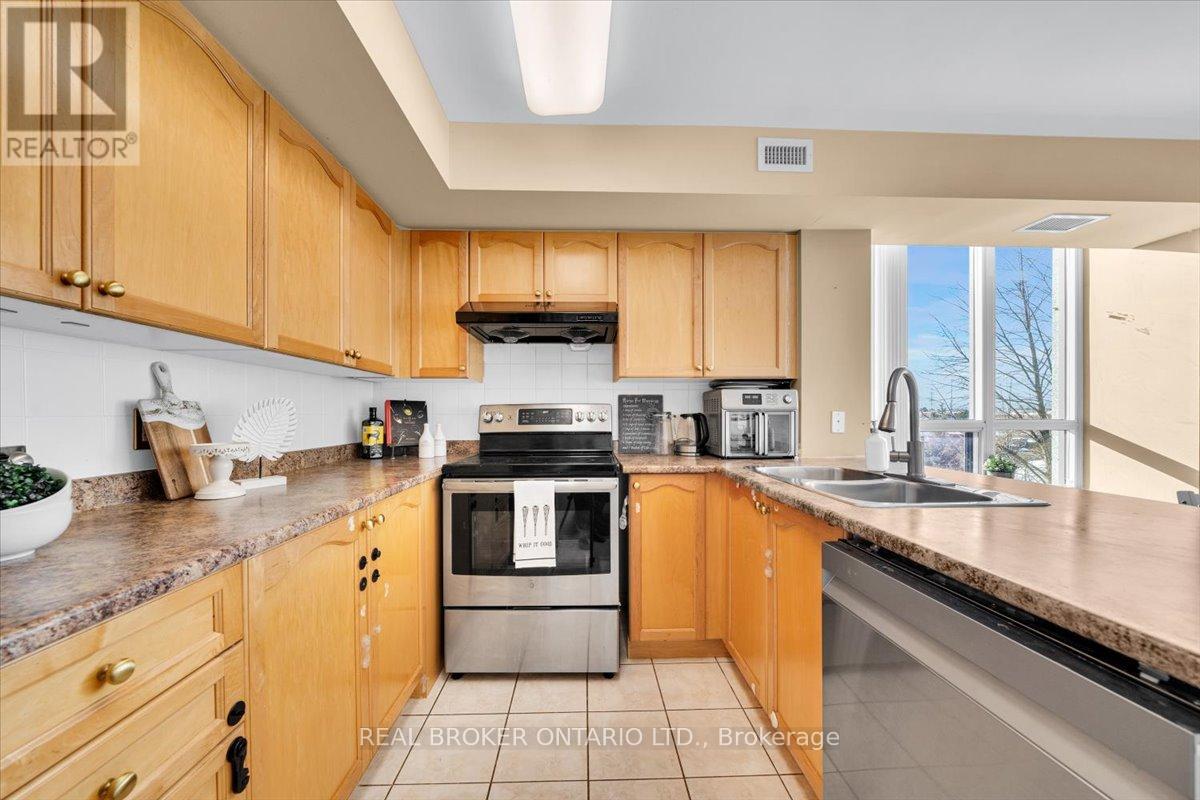 312 - 335 Rathburn Road W, Mississauga, Ontario  L5B 0C8 - Photo 19 - W12633596