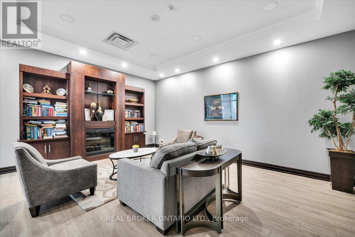 312 - 335 Rathburn Road W, Mississauga, Ontario  L5B 0C8 - Photo 5 - W12633596