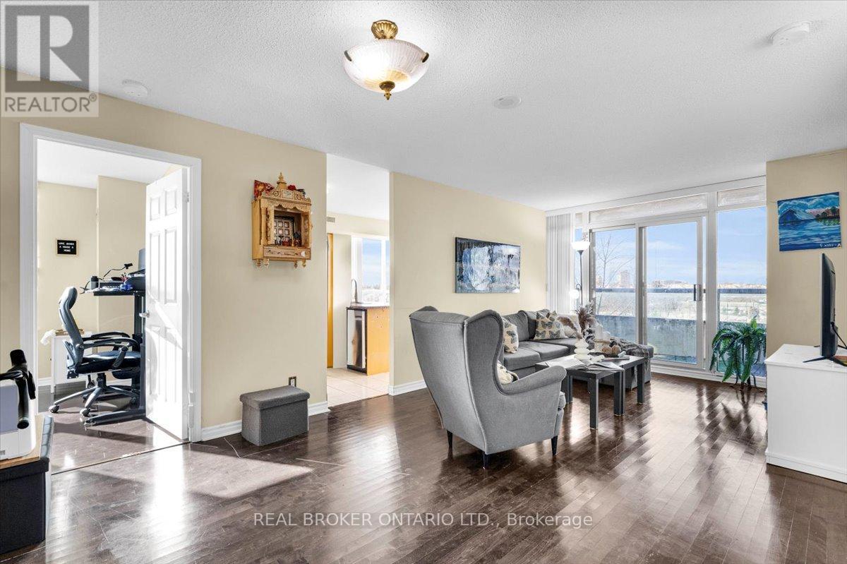 312 - 335 Rathburn Road W, Mississauga, Ontario  L5B 0C8 - Photo 9 - W12633596