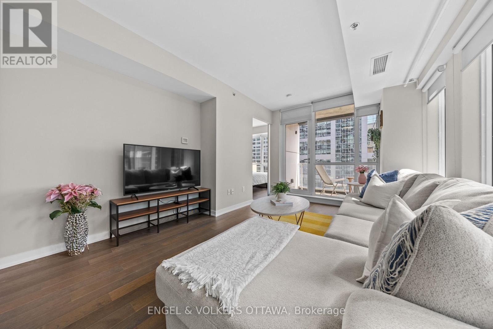 709 - 199 Slater Street, Ottawa, Ontario  K1P 0C8 - Photo 11 - X12633666