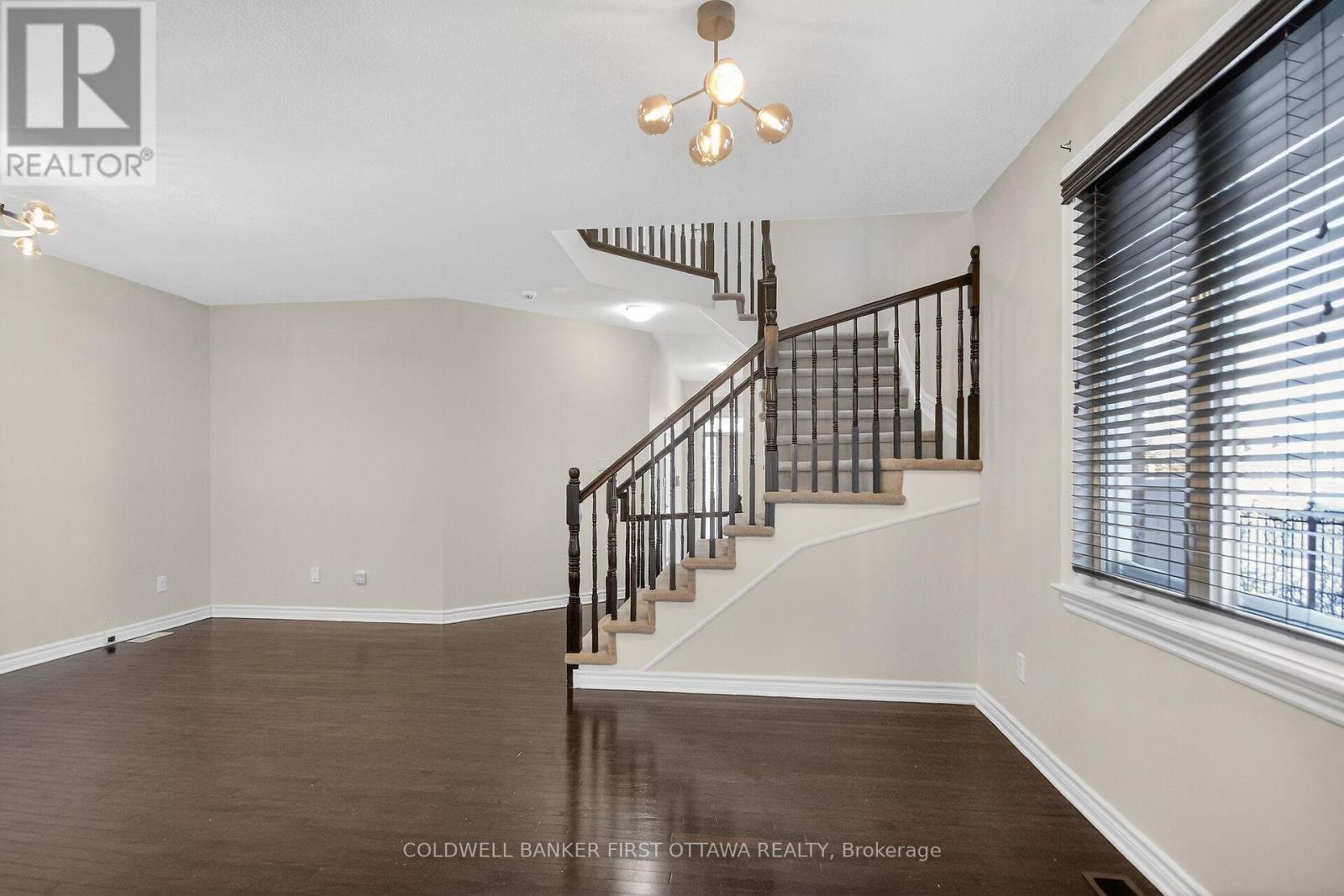 184 Highbury Park Drive, Ottawa, Ontario  K2J 5Y1 - Photo 10 - X12633700