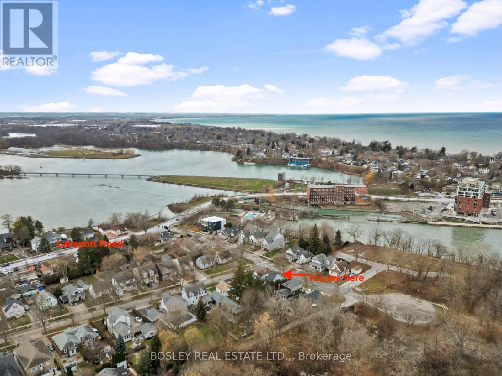 18 Michigan Avenue, St. Catharines (Port Dalhousie), Ontario  L2N 4G8 - Photo 2 - X12633742