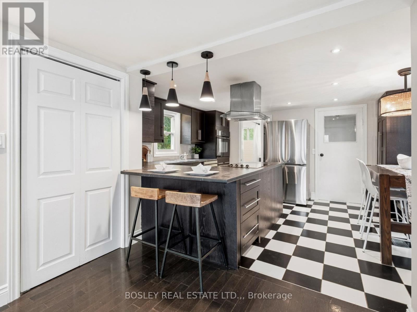 18 Michigan Avenue, St. Catharines (Port Dalhousie), Ontario  L2N 4G8 - Photo 6 - X12633742