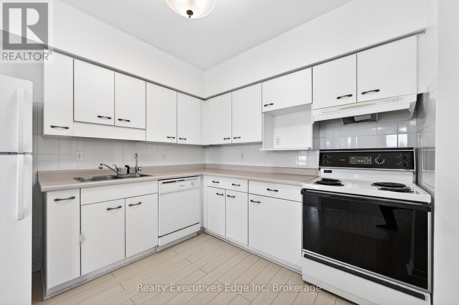 103 - 208 Silvercreek Parkway N, Guelph, Ontario  N1H 8H2 - Photo 11 - X12633604