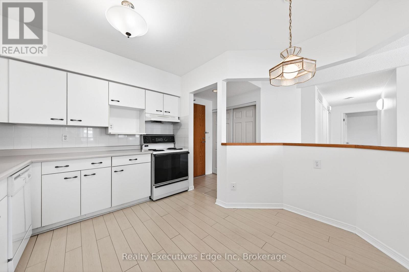 103 - 208 Silvercreek Parkway N, Guelph, Ontario  N1H 8H2 - Photo 12 - X12633604