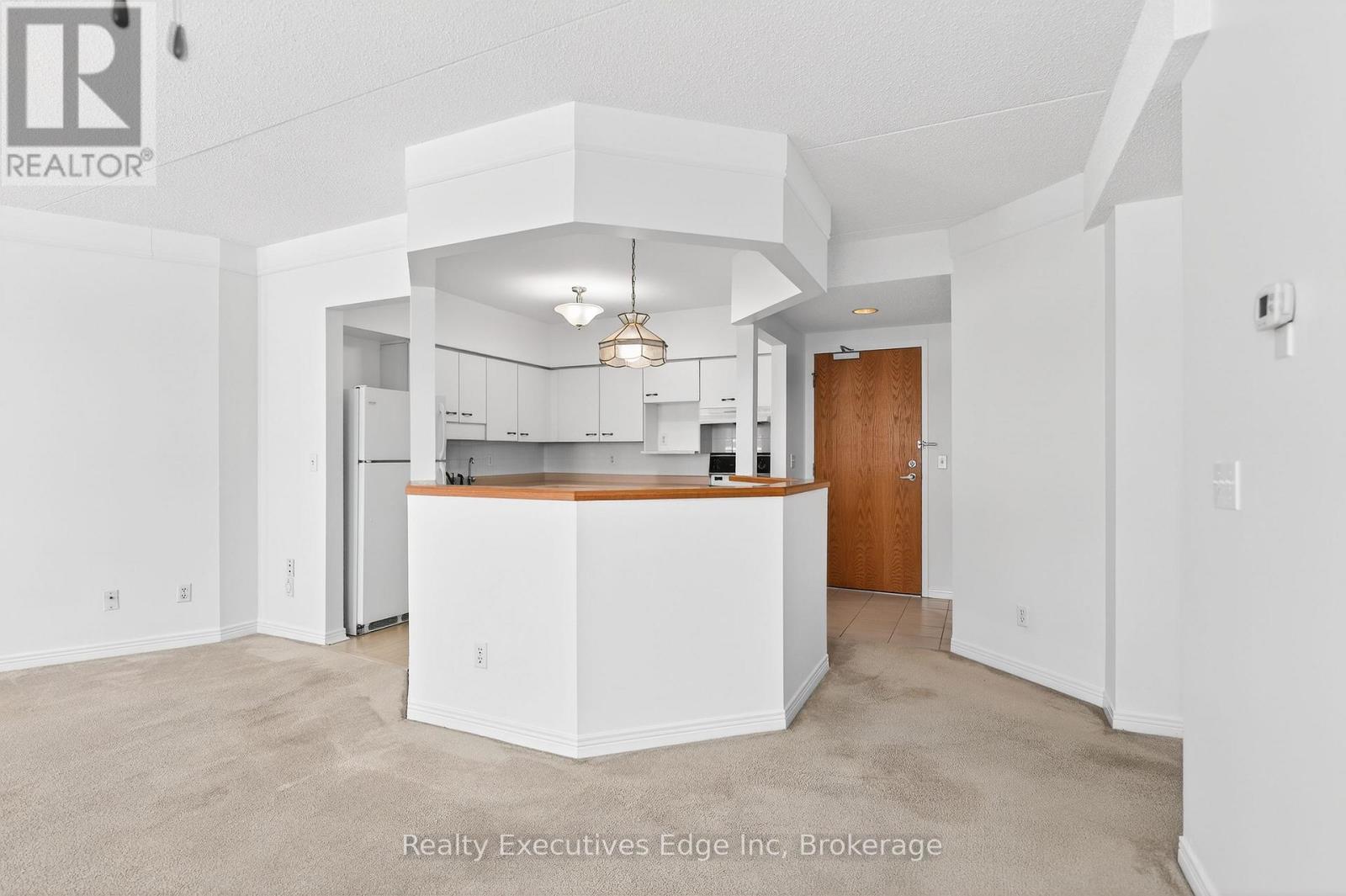 103 - 208 Silvercreek Parkway N, Guelph, Ontario  N1H 8H2 - Photo 3 - X12633604