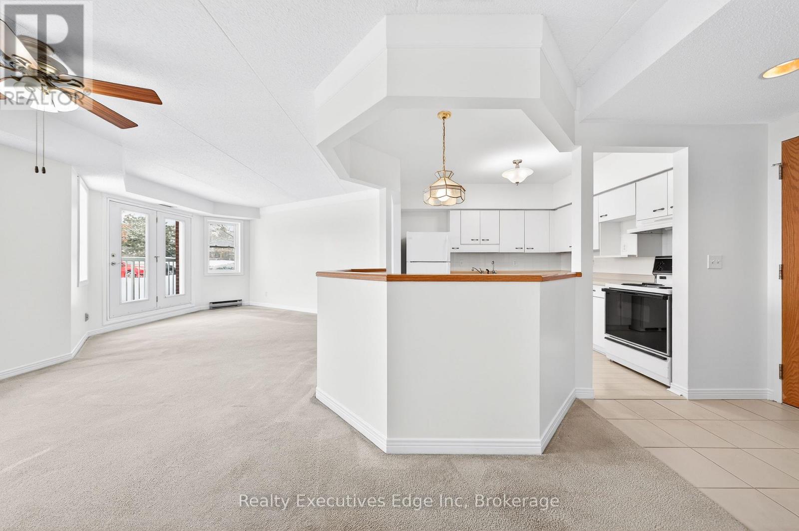 103 - 208 Silvercreek Parkway N, Guelph, Ontario  N1H 8H2 - Photo 4 - X12633604