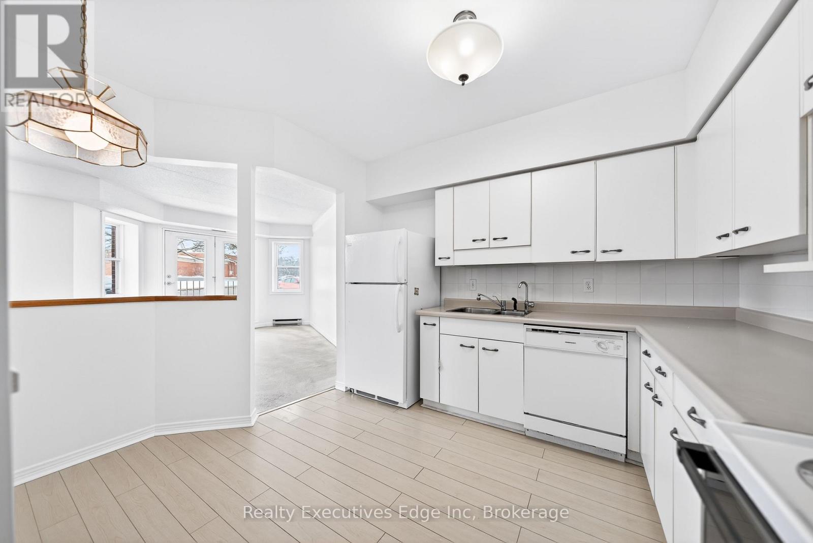 103 - 208 Silvercreek Parkway N, Guelph, Ontario  N1H 8H2 - Photo 8 - X12633604