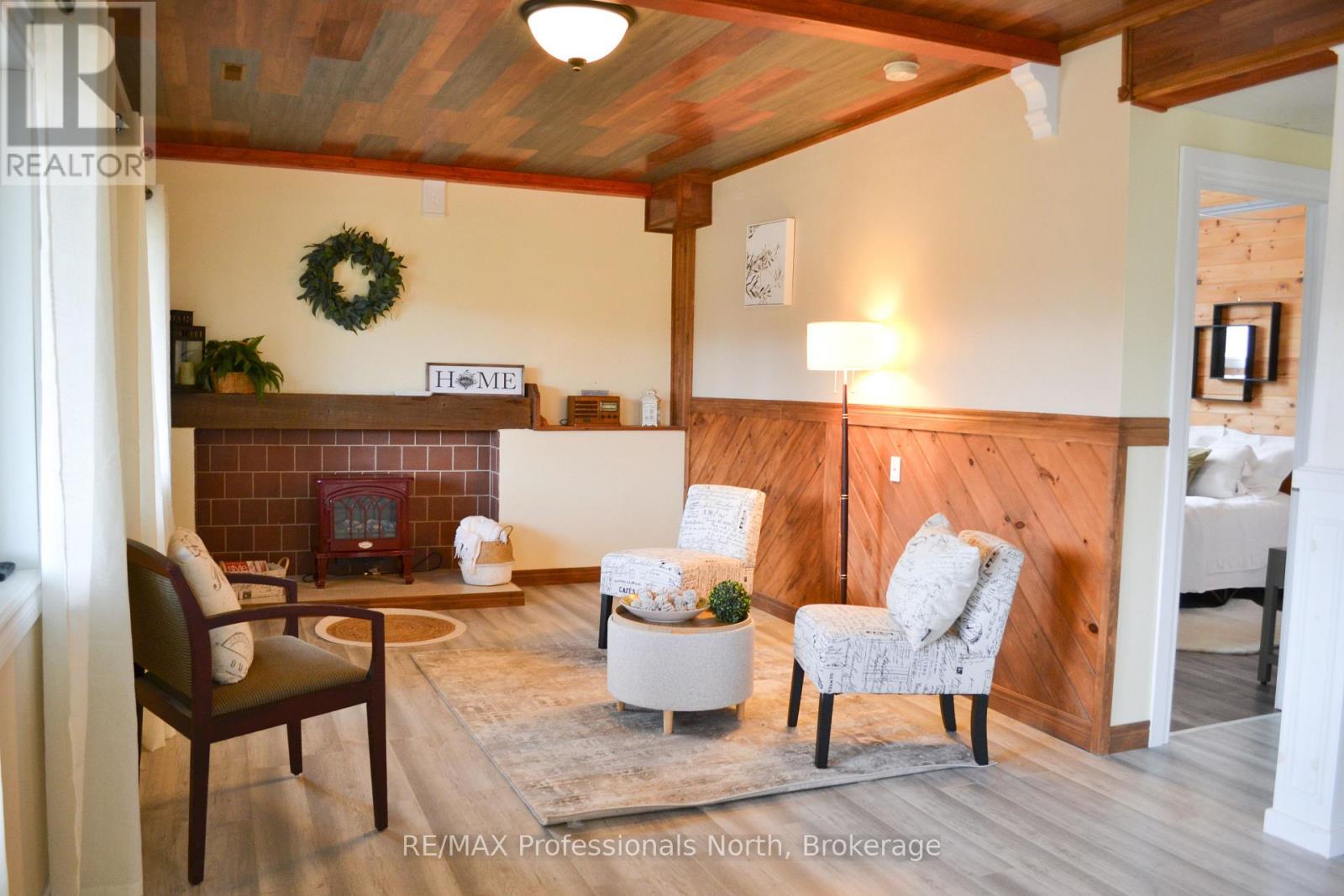 4043 Highway 60, Algonquin Highlands, Ontario P0A 1H0 - Photo 15 - X12633664